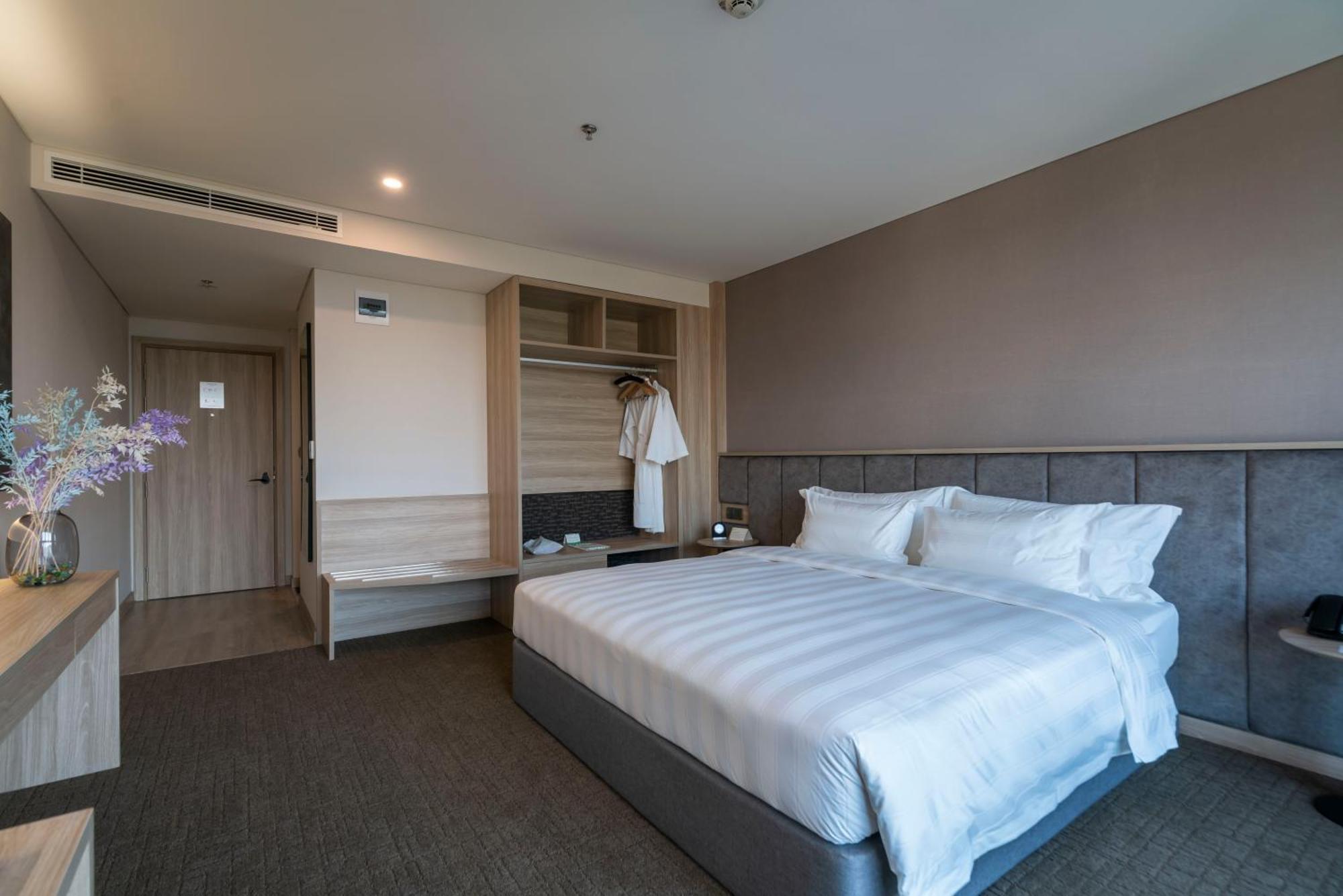 Hotel Wyndham Garden Legend Halong Ha Long Exterior foto