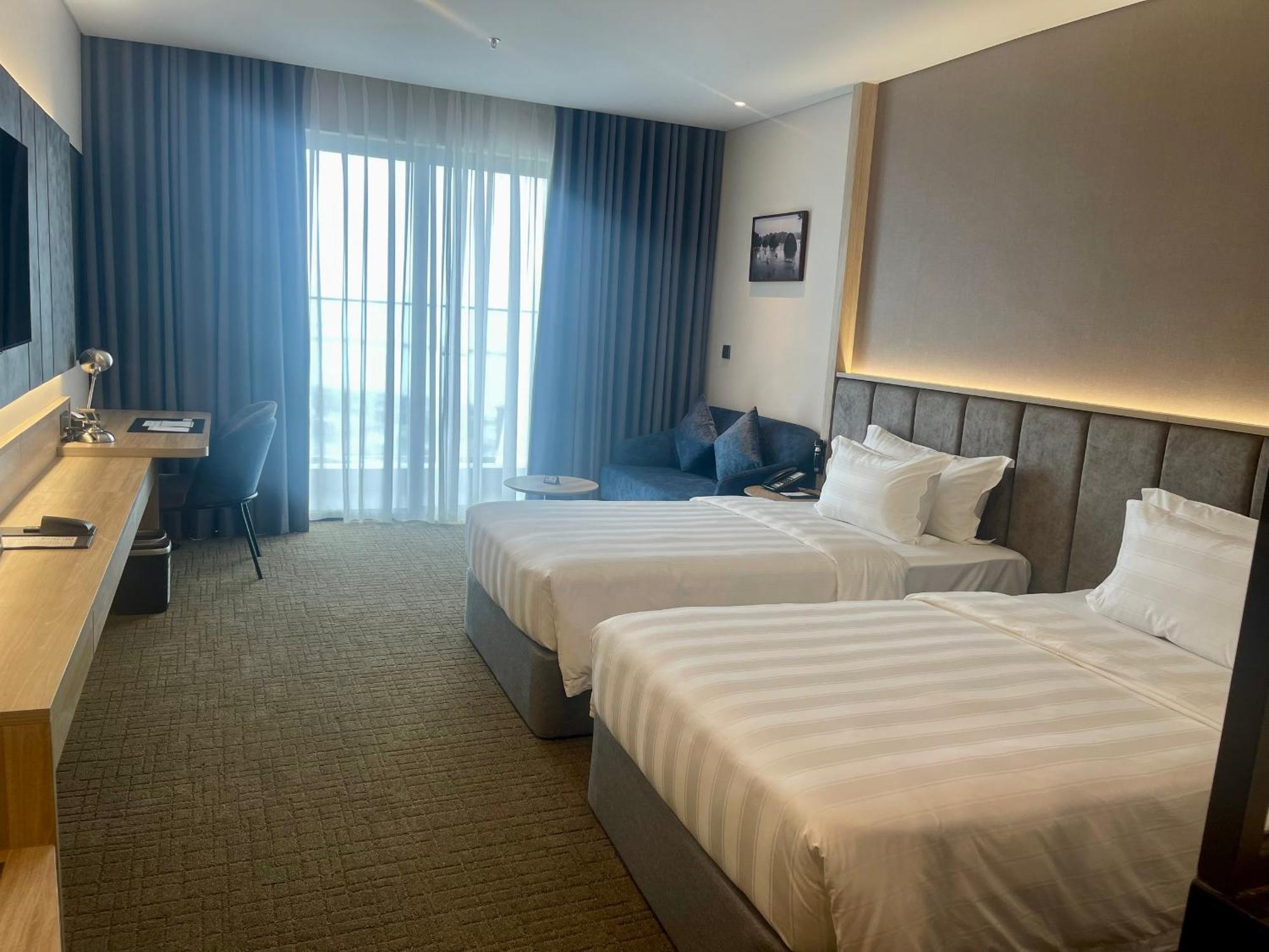 Hotel Wyndham Garden Legend Halong Ha Long Exterior foto